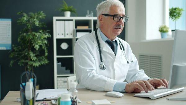 Quelles pharmacie en ligne et parapharmacie en ligne choisir pour acheter des produits ou médicaments sans ordonnance ?